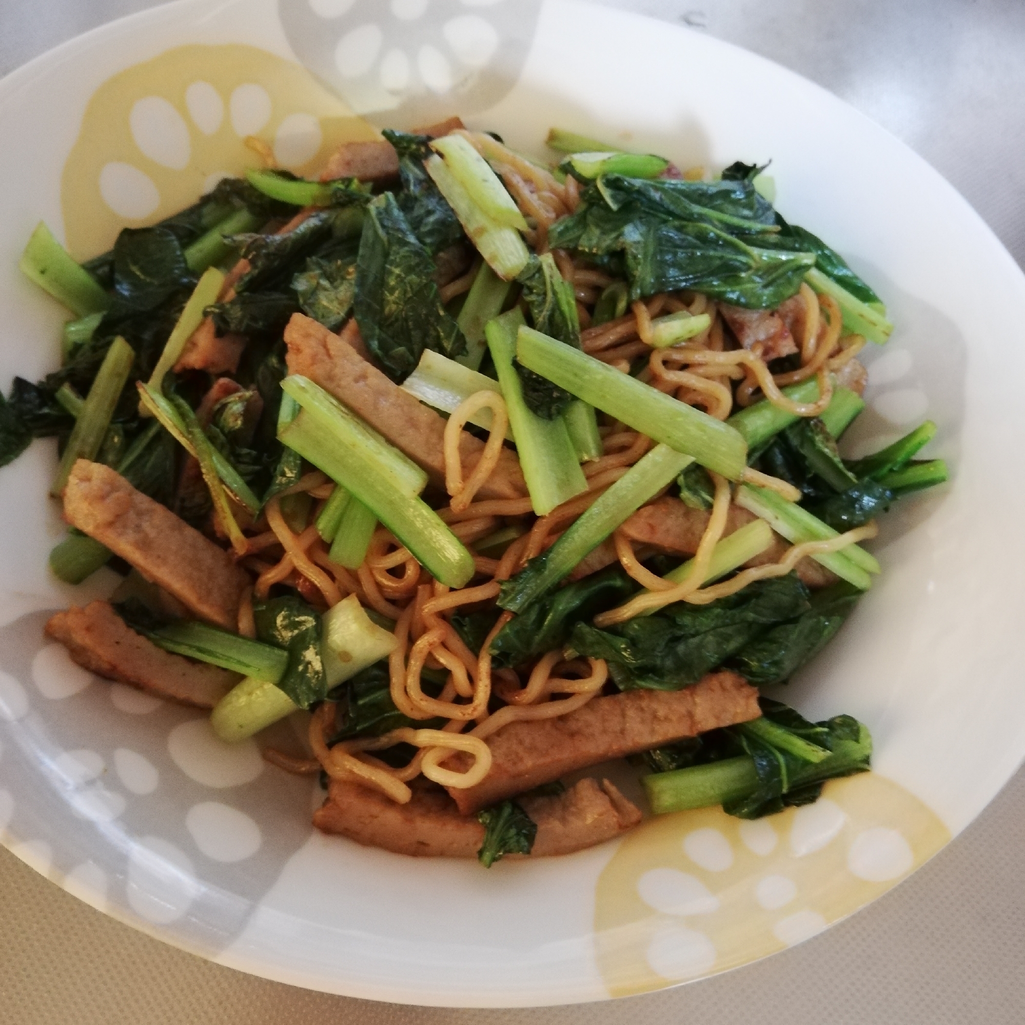 小松菜とじゃこ天の焼きそば