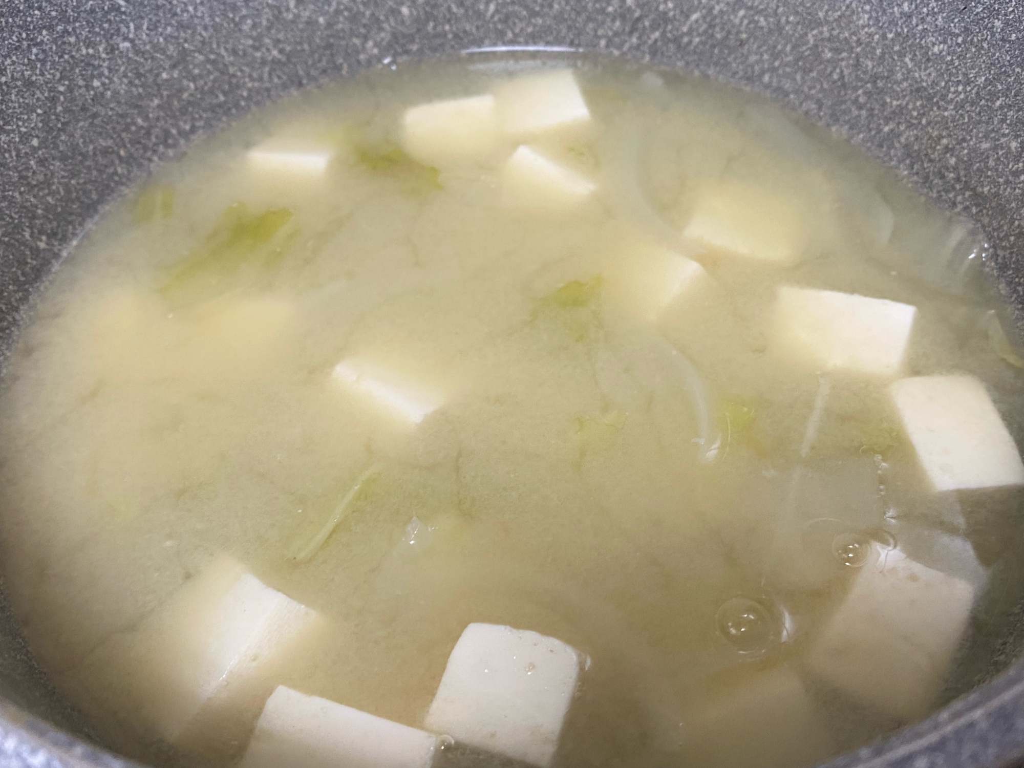 豆腐と白菜の味噌汁