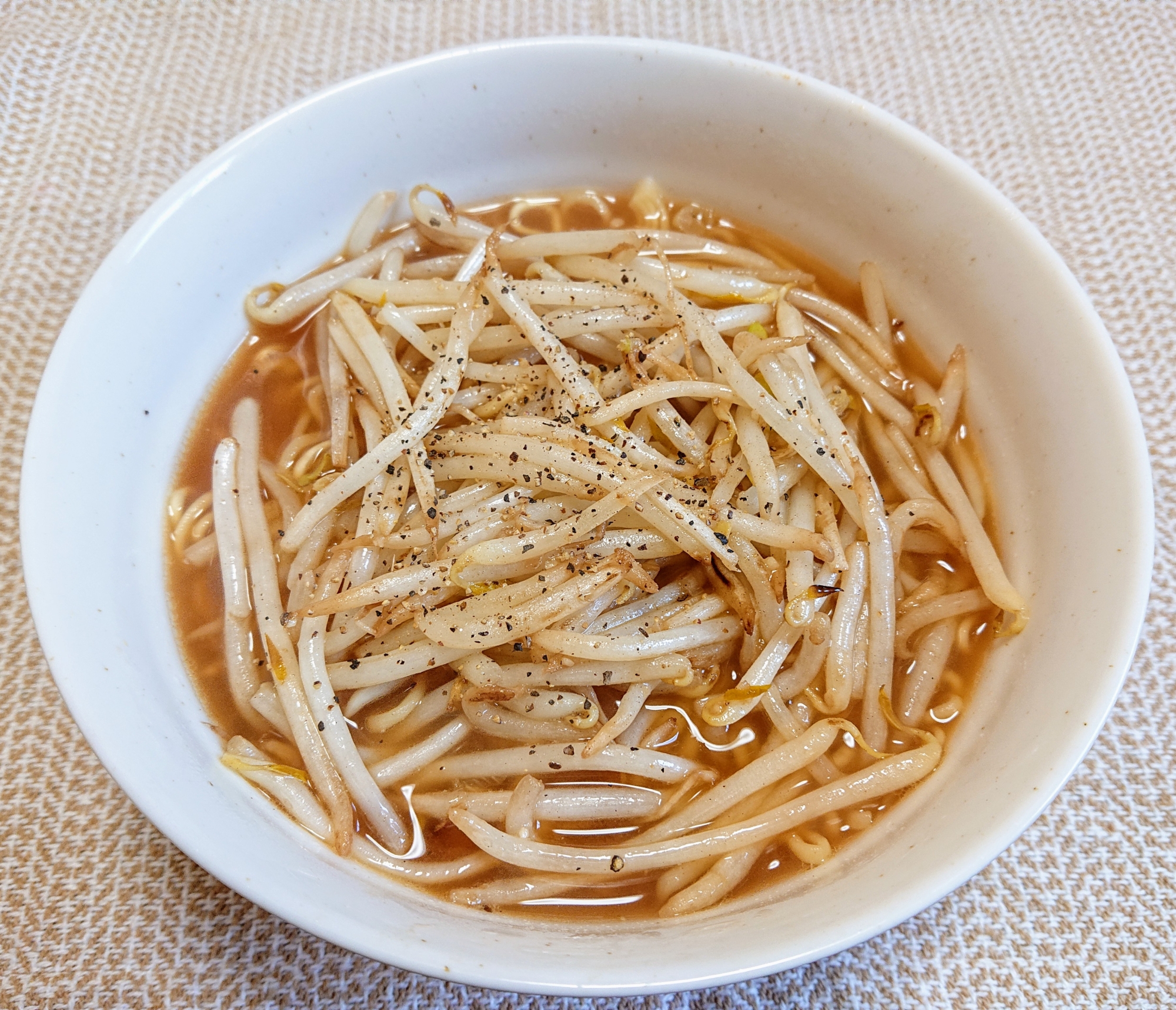 インスタントで☆ガーリックもやしの味噌ラーメン