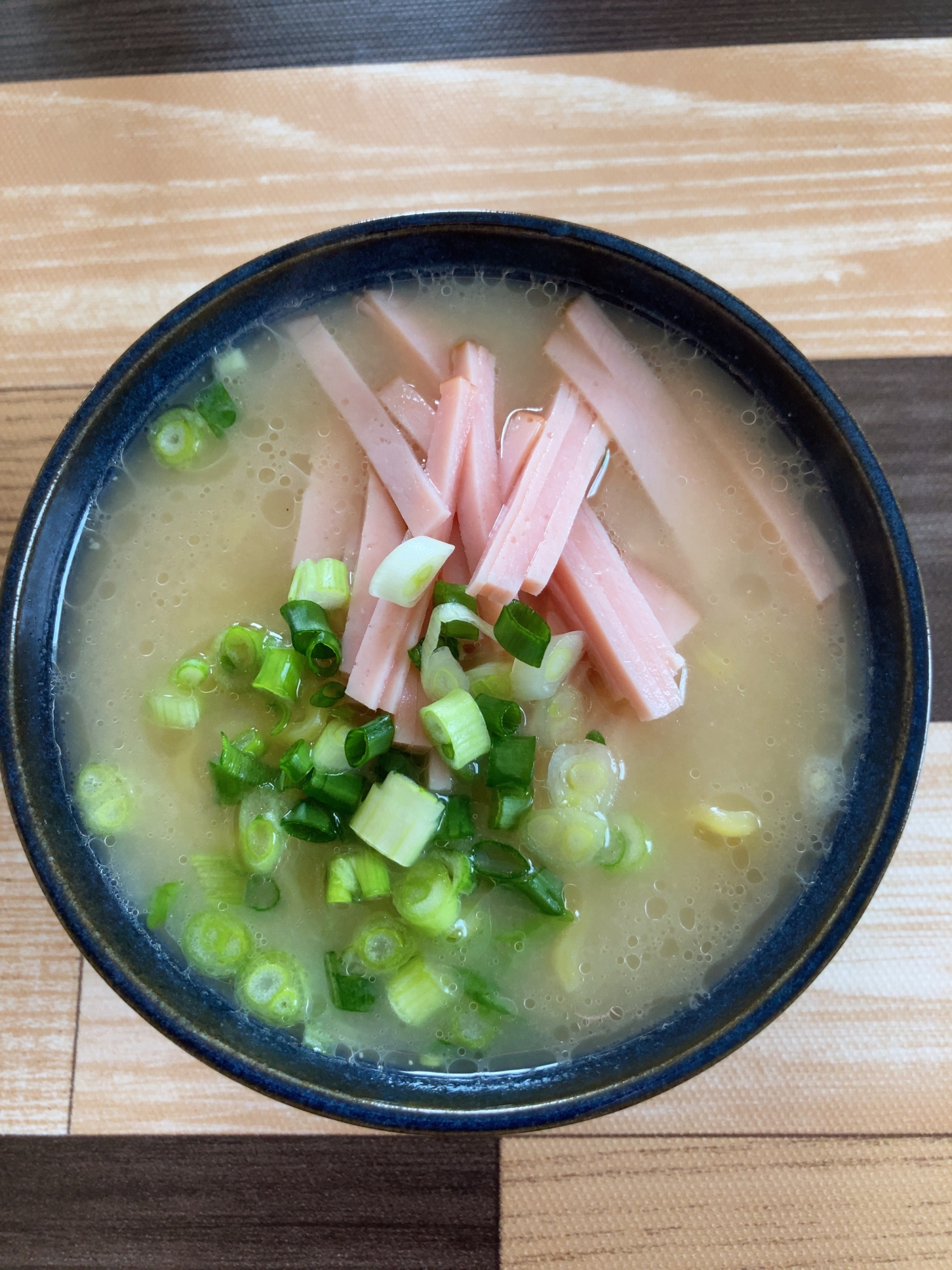 ニンニク豚骨ラーメン