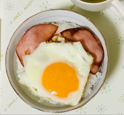 今日の朝食!ハムエッグ