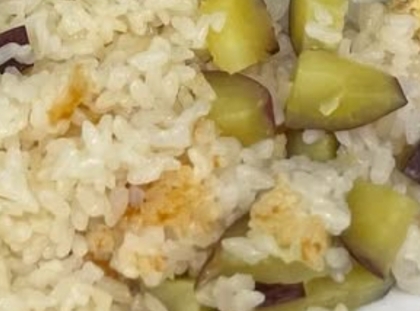さつまいもと油揚げの炊き込みご飯
