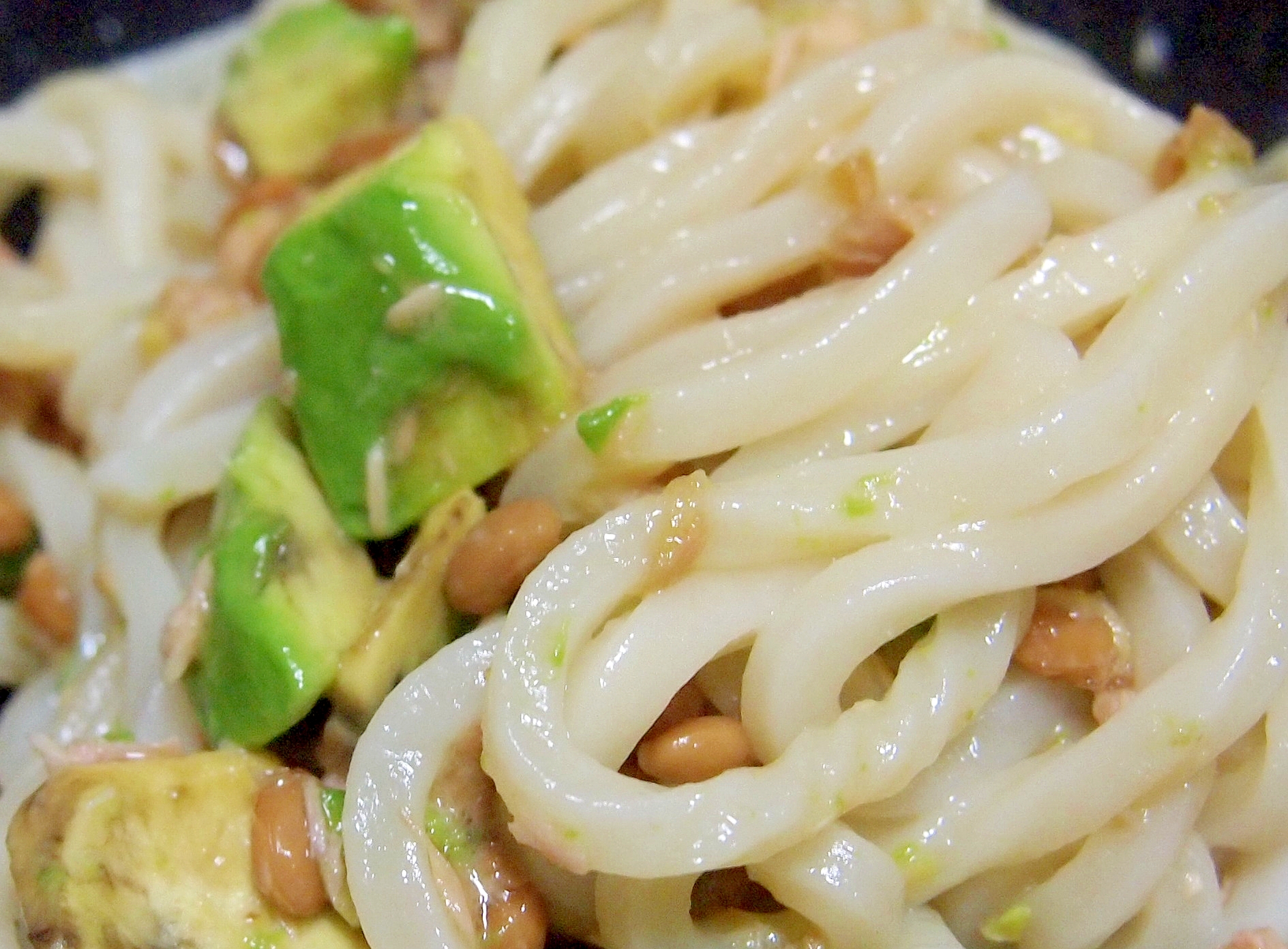 【青じそ】アボカド納豆ツナ和えうどん