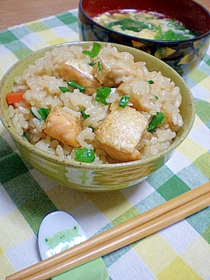 油がじゅわわ～ん♪鮭ハラスの炊き込み飯