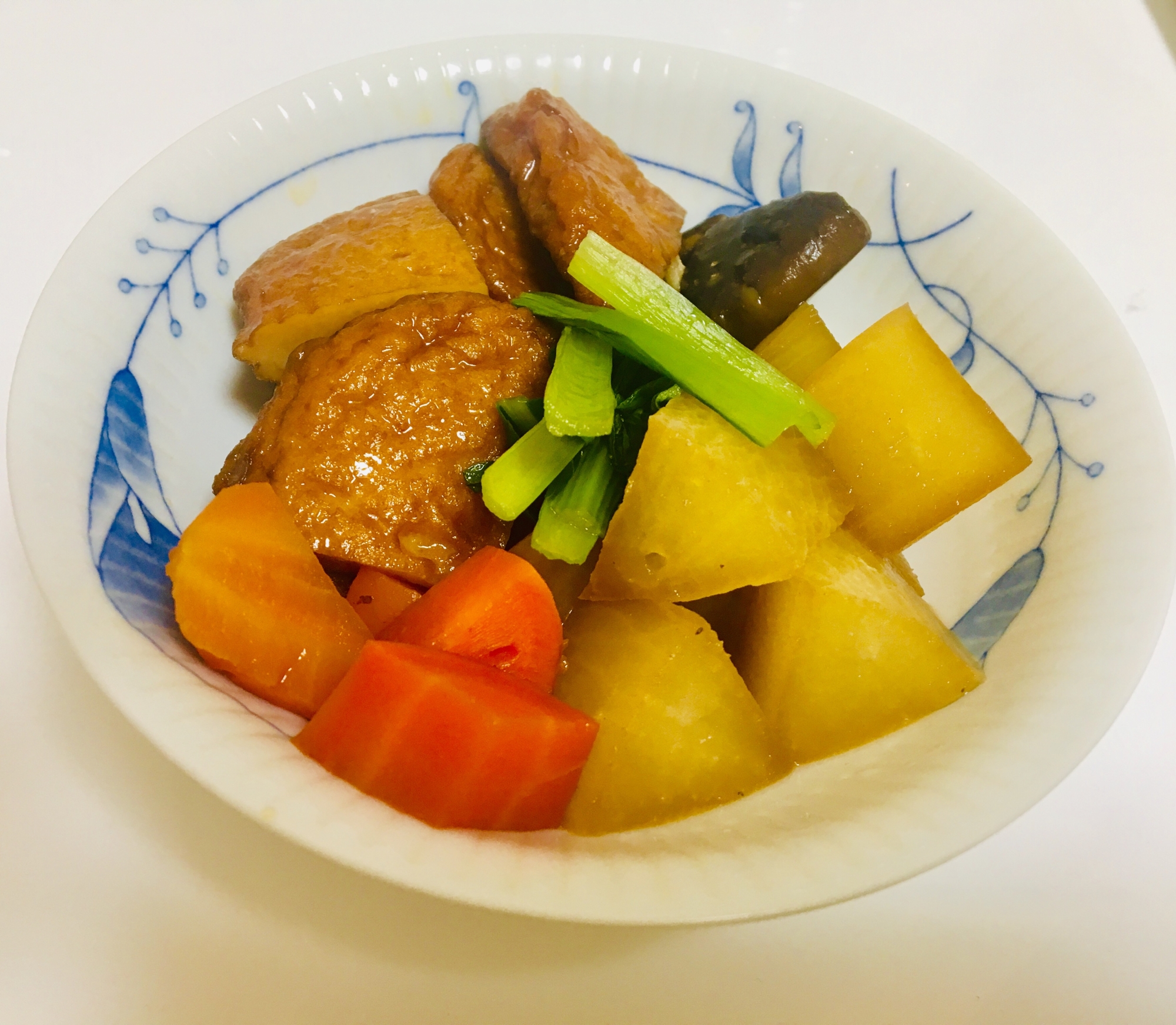 素朴な味！さつま揚げと大根の煮物