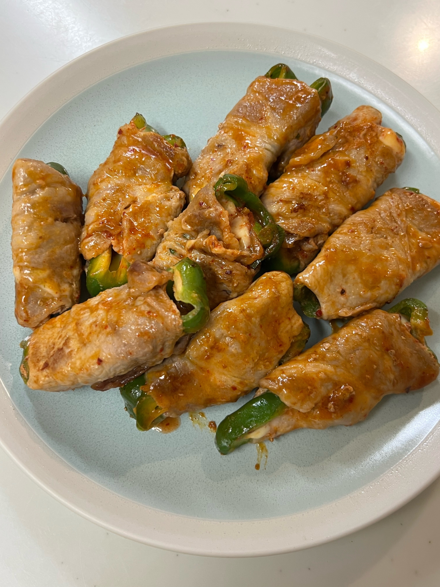 キムチとチーズ入り♪ピーマンの豚肉巻き