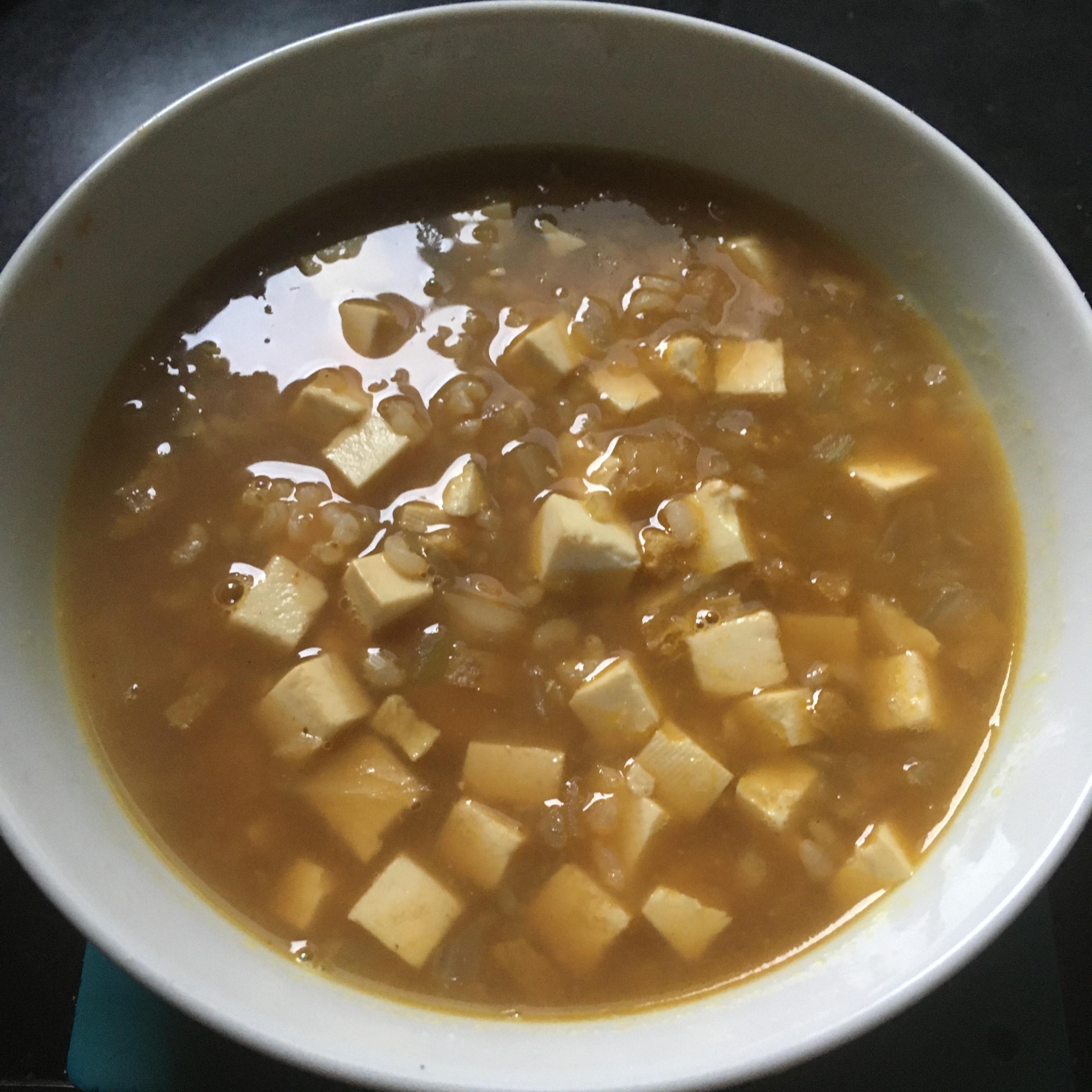 豆腐、たまねぎ、油揚げ、玄米カレー雑炊