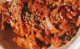 牛肉とタマネギのコチュジャン炒め
