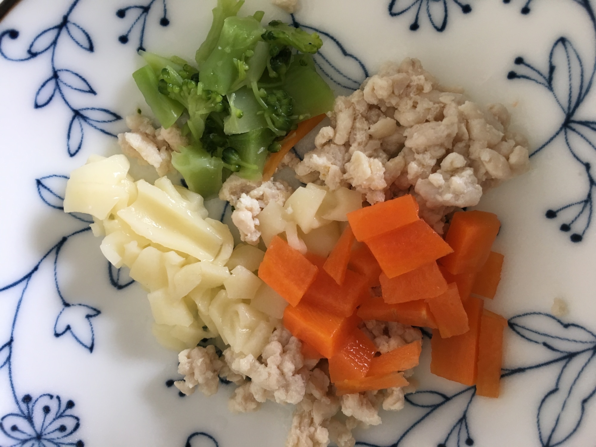 離乳食カミカミ期 鶏肉のマカロニサラダ レシピ 作り方 By Mamimumai 楽天レシピ