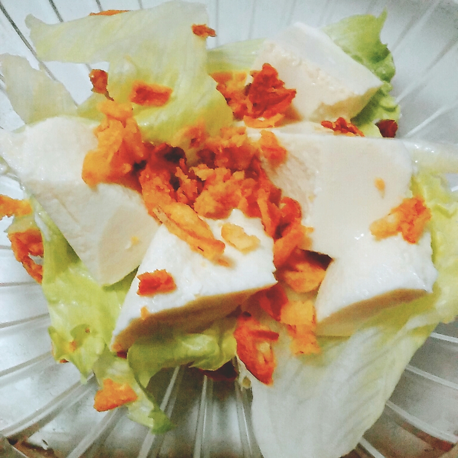 フライドオニオンと豆腐のサラダ