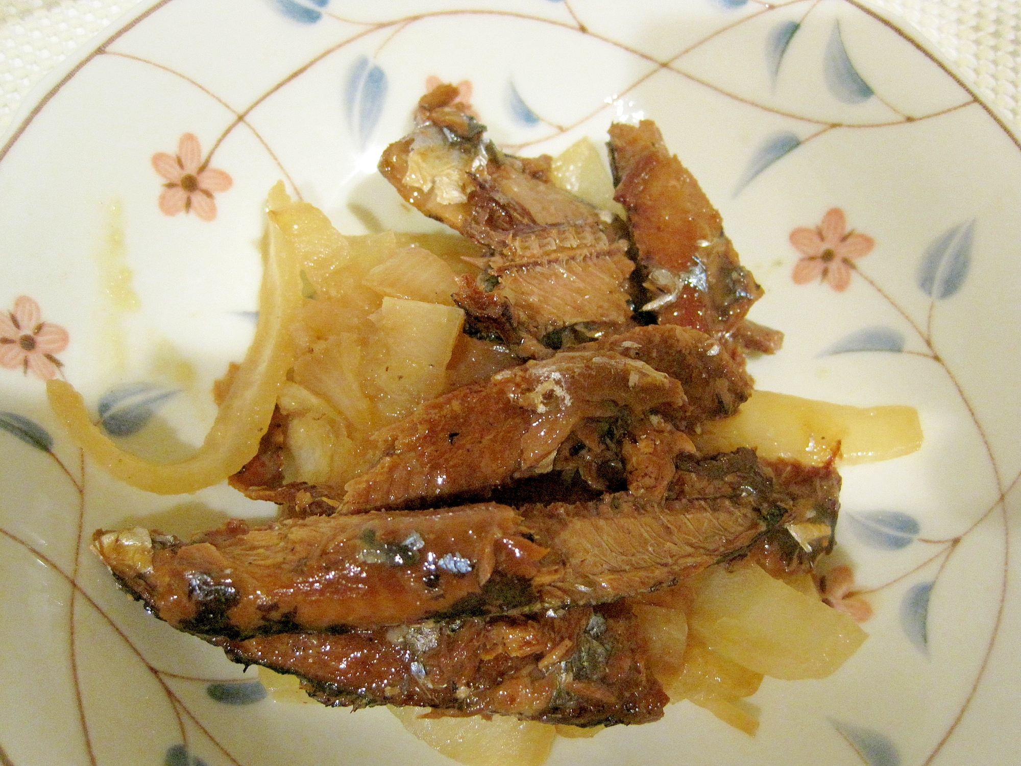 さんまの蒲焼きと玉ねぎの炒め物