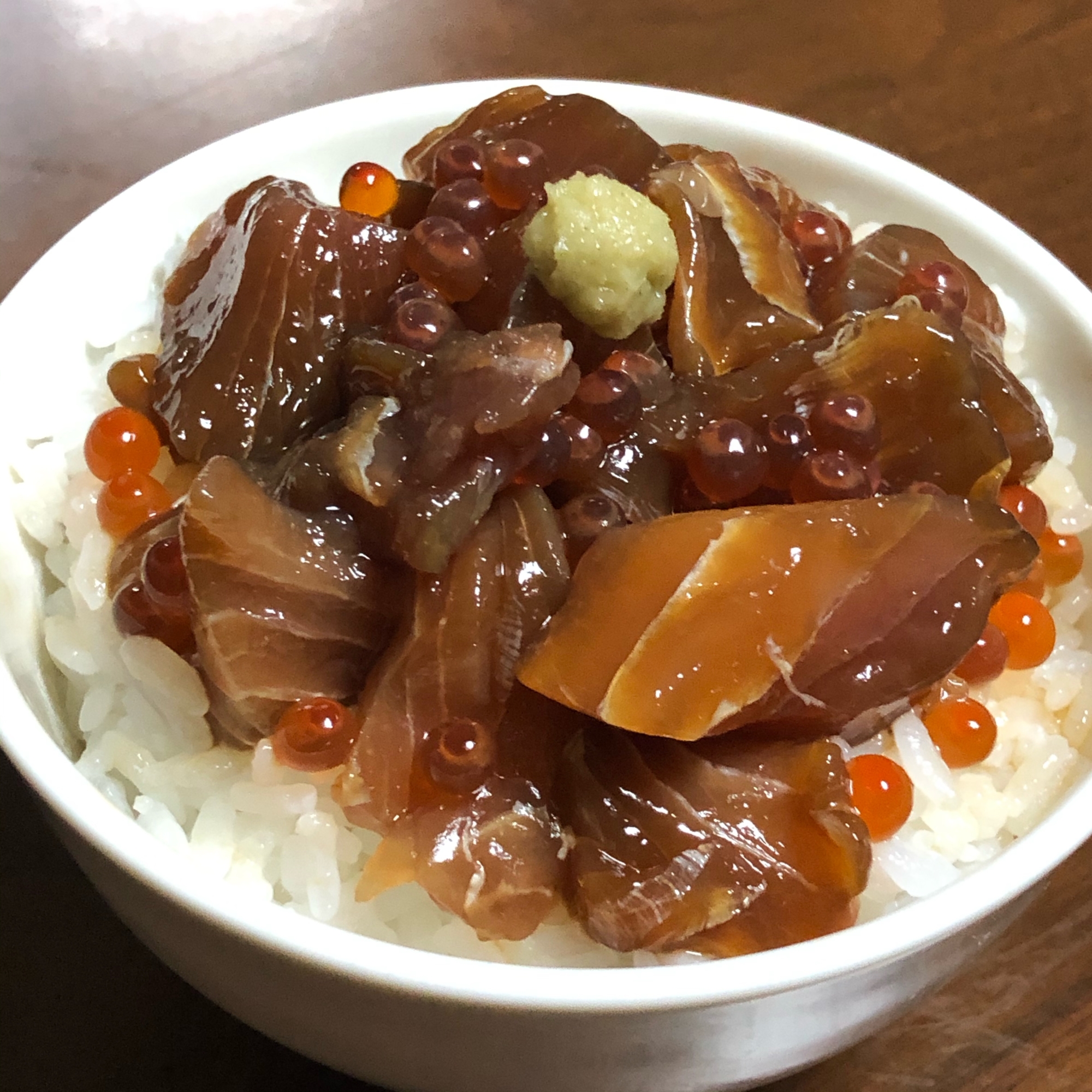 まぐろいくら漬け丼