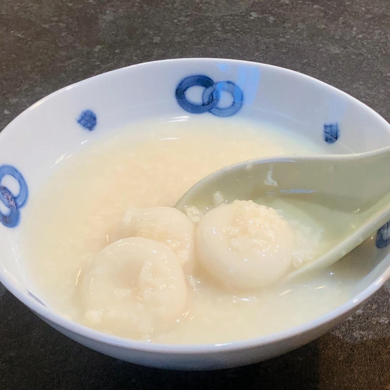 【醪糟湯圓】中華風白玉入りデザートの作り方
