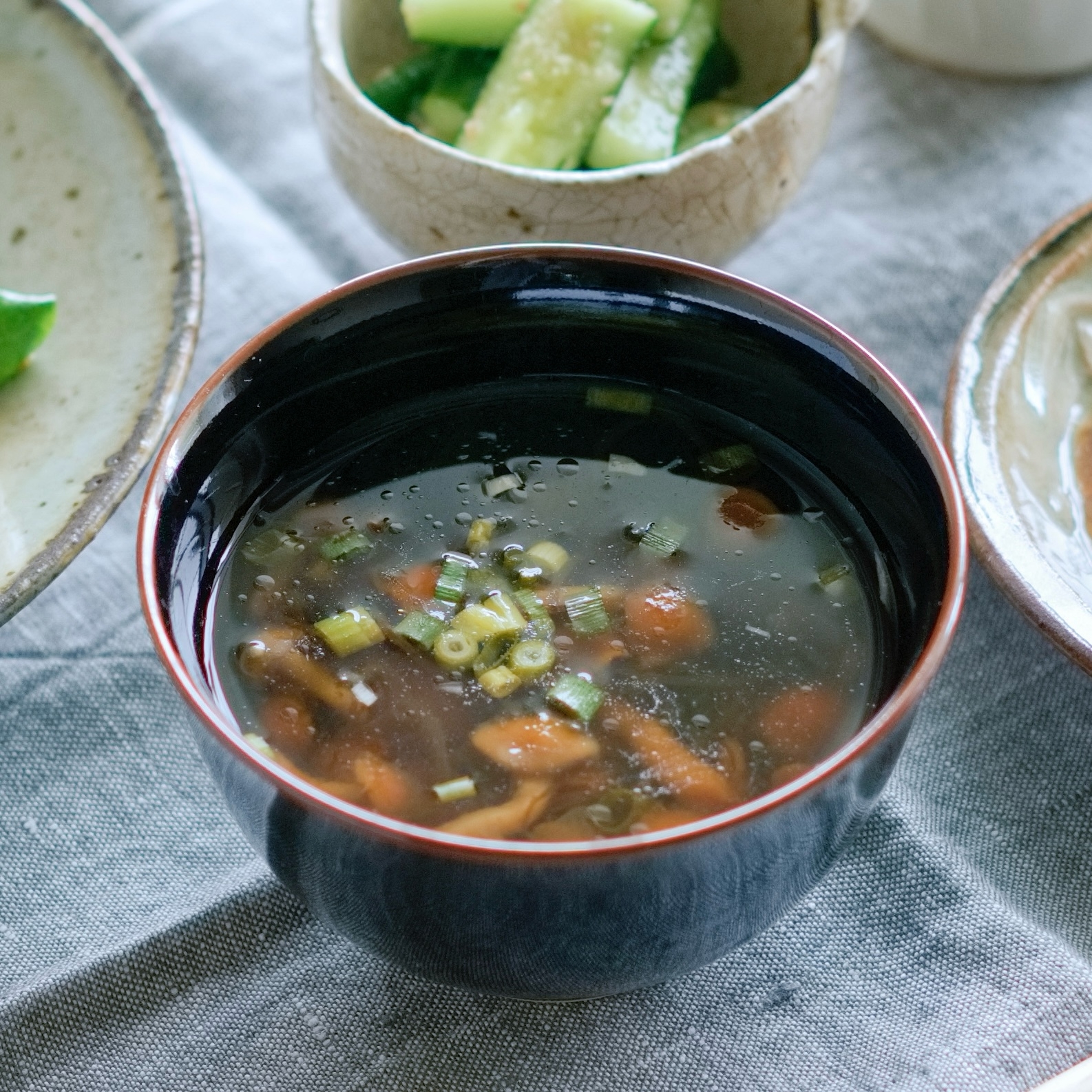 なめこともずくの和風スープ【和食・汁物】