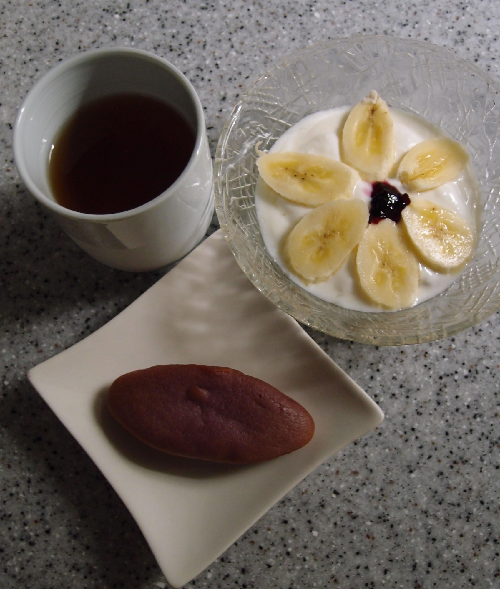 スイートポテトとヨーグルトと焙じ茶のデザートセット