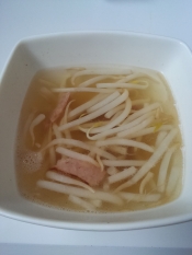 レンジで簡単 もやしとソーセージのコンソメスープ レシピ 作り方 By みずたまsweet 楽天レシピ