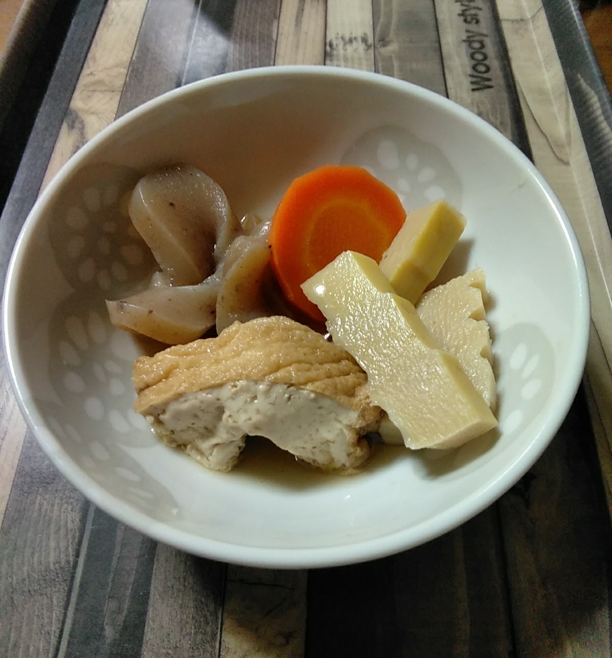 ひねり蒟蒻と厚揚げの素朴な煮物