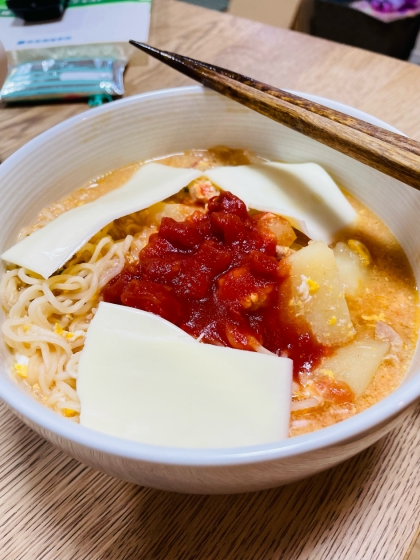 チキンラーメンで♪我が家の“トマトラーメン”