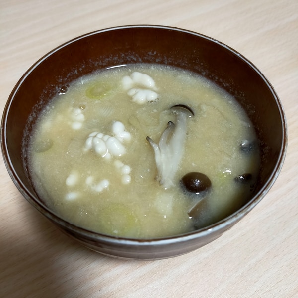 クリーミィ 長ねぎと白子としめじのお味噌汁 レシピ 作り方 By ぴぐ 楽天レシピ クリーミィ 長ねぎと白子としめじのお味噌汁 レシピ 作り方 By ぴぐ 楽天レシピ