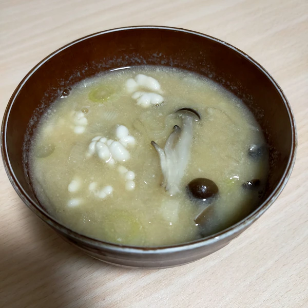 クリーミィ 長ねぎと白子としめじのお味噌汁 レシピ 作り方 By ぴぐ 楽天レシピ クリーミィ 長ねぎと白子としめじのお味噌汁 レシピ 作り方 By ぴぐ 楽天レシピ