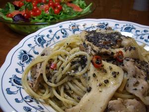 アフタヌーンティー風 黒ゴマパスタ