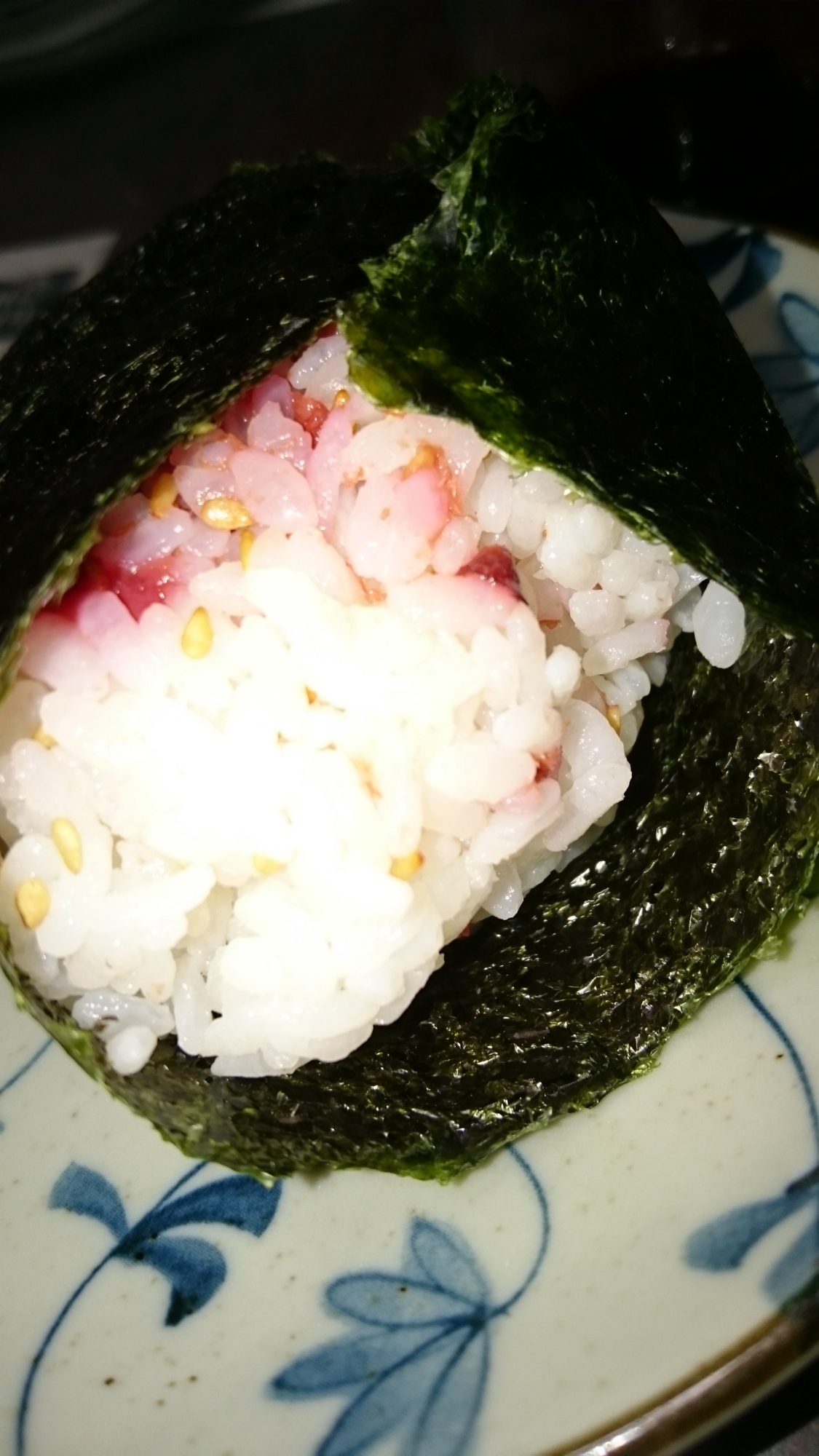 冷や飯の梅干しおにぎり レシピ 作り方 By デュークレモン 楽天レシピ 冷や飯の梅干しおにぎり レシピ 作り方 By デュークレモン 楽天レシピ