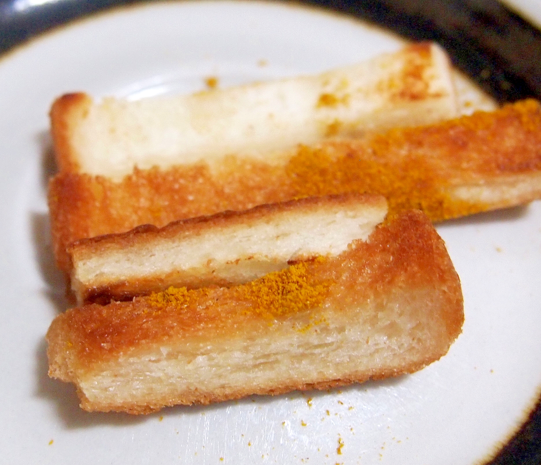 パンの耳DEカレー風味スナック