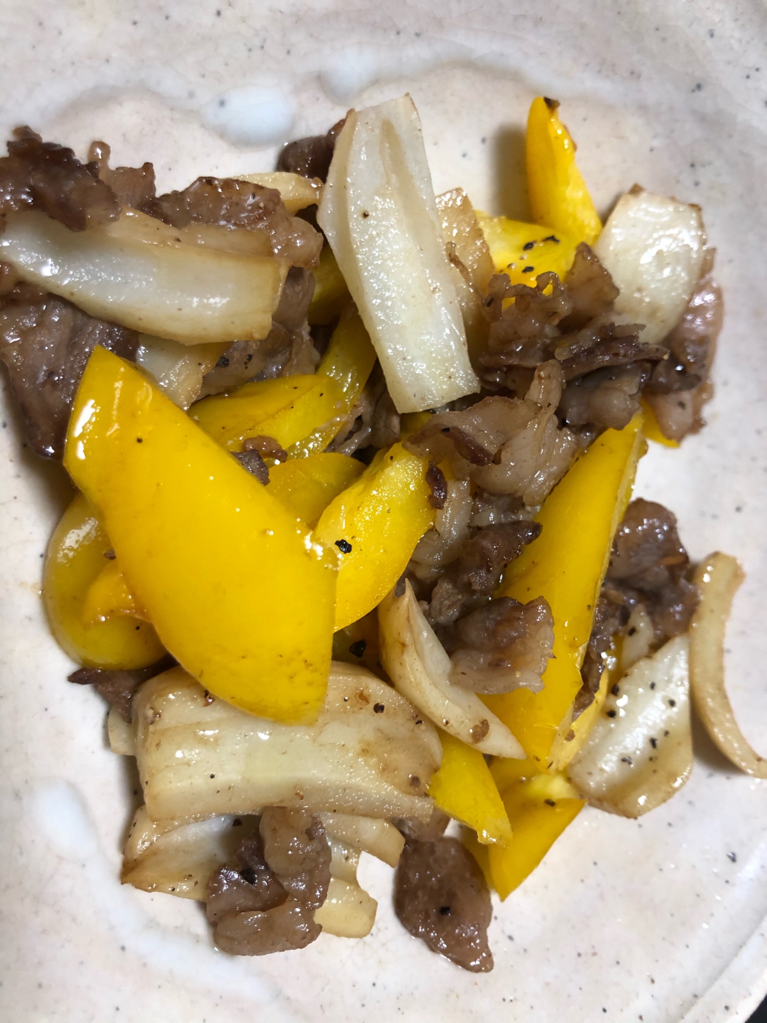 レンコンパプリカと牛肉のオイスター炒め