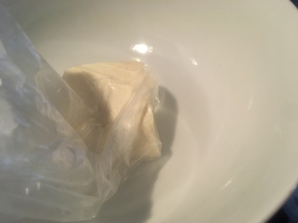 穴開きポリ袋使用！豆腐の水切り方法