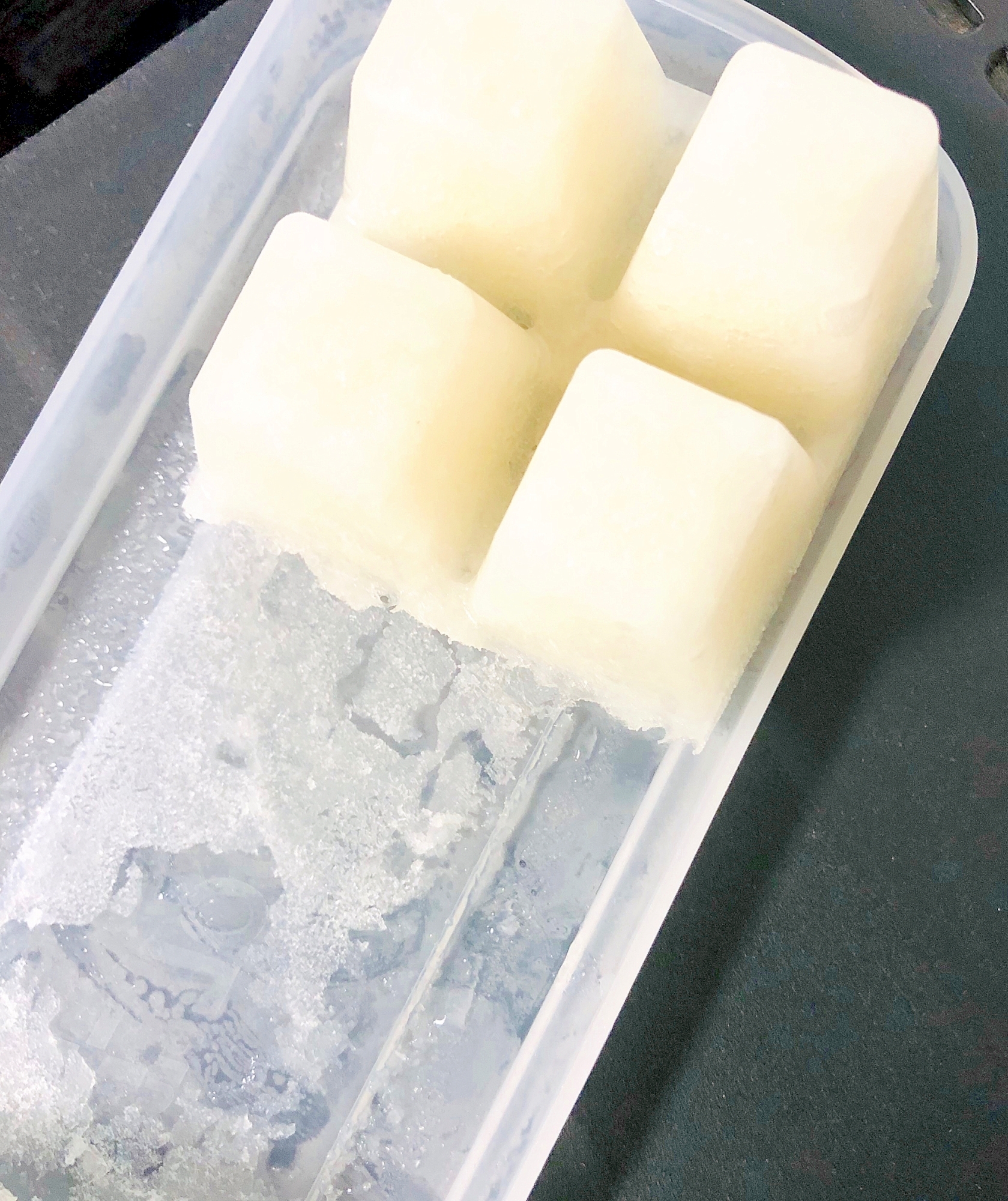 製氷皿で、大根おろしの冷凍保存