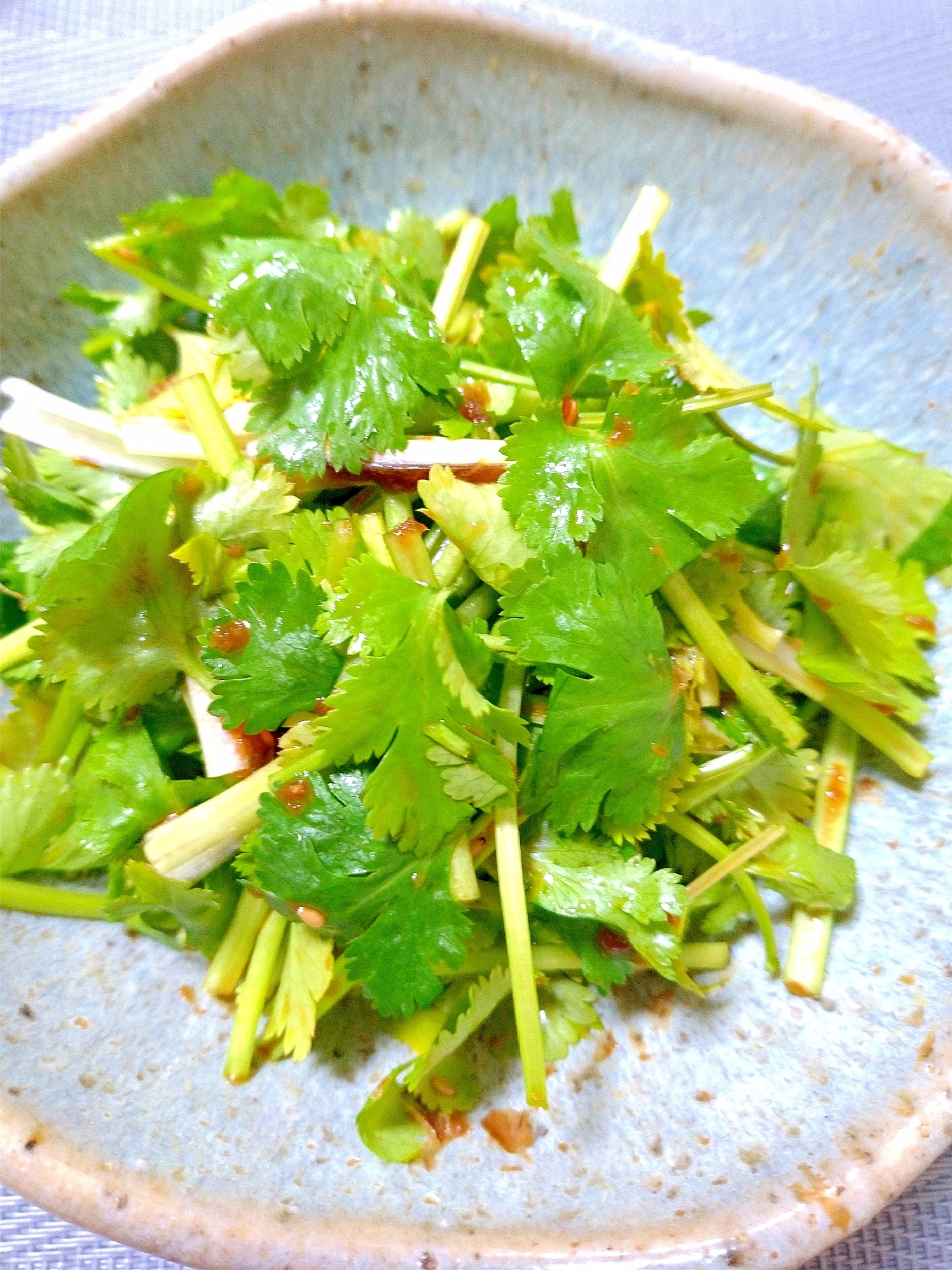 やみつき間違いなし パクチーサラダ レシピ 作り方 By クッキングパパママ 楽天レシピ やみつき間違いなし パクチーサラダ レシピ 作り方 By クッキングパパママ 楽天レシピ