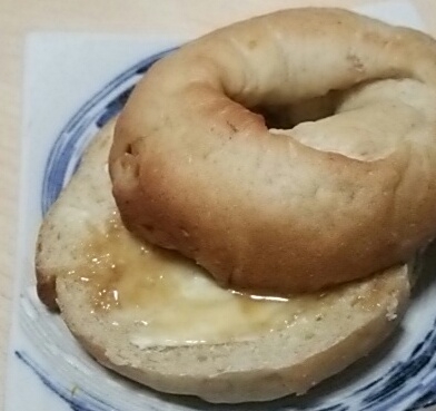 ピーナッツクリームチーズベーグルサンド