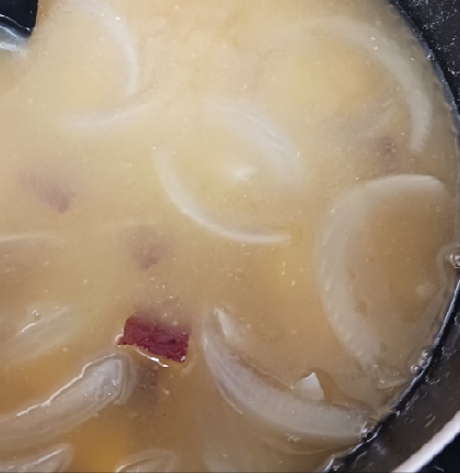 さつまいもと玉ねぎのみそ汁
