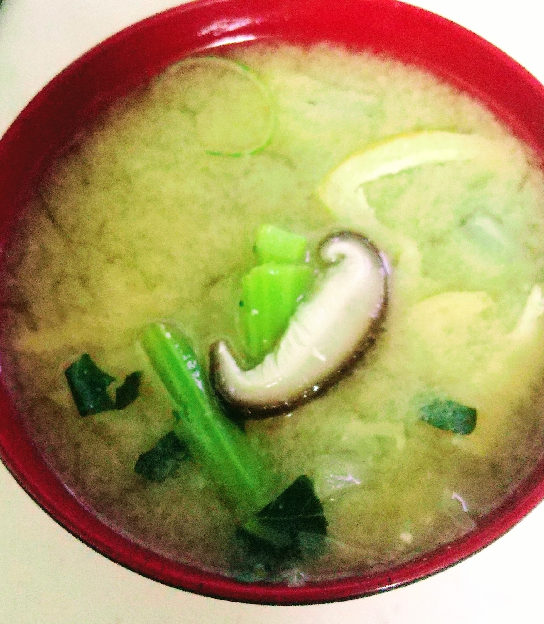 簡単♪小松菜椎茸味噌汁