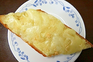 トリプルチーズトースト