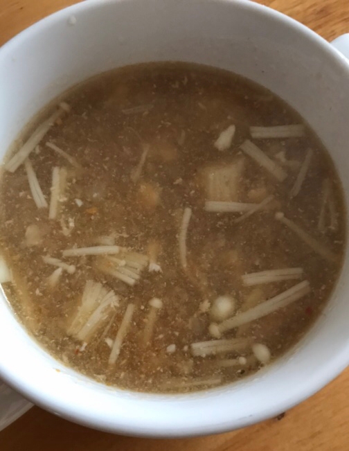 えのきと豆腐、とろろ昆布のピリ辛味噌スープ