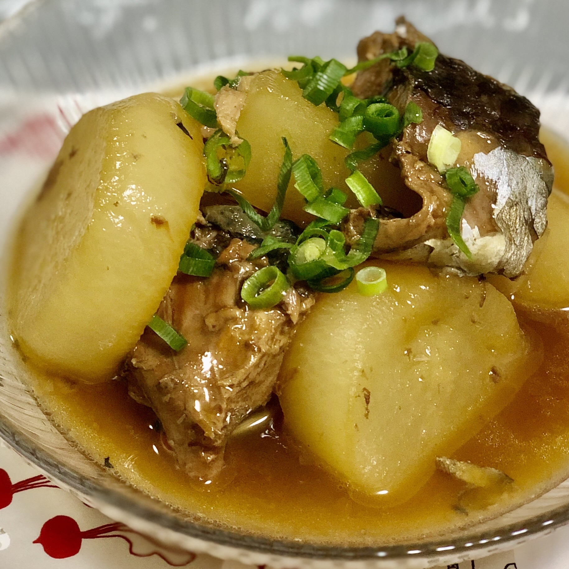 お手軽♪サバ缶で大根の煮物♩