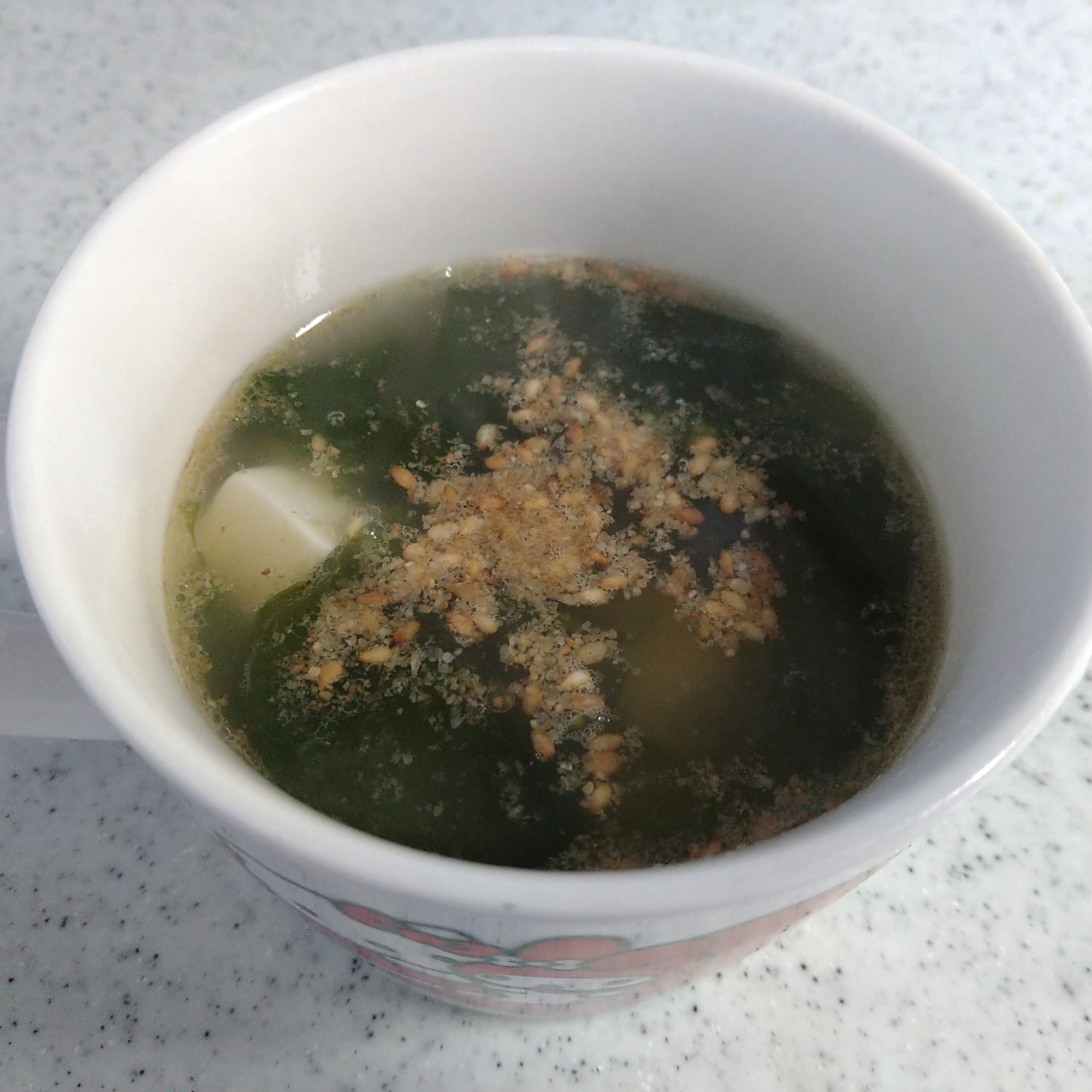 豆腐とワカメのスープ