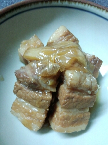 照りがイマイチ(T_T)
いつもは圧力鍋使ってましたが洗うの面倒で…。
でも、はなまる子さんのレシピならお鍋一つで出来ちゃうし、何より美味しーい(≧▽≦)