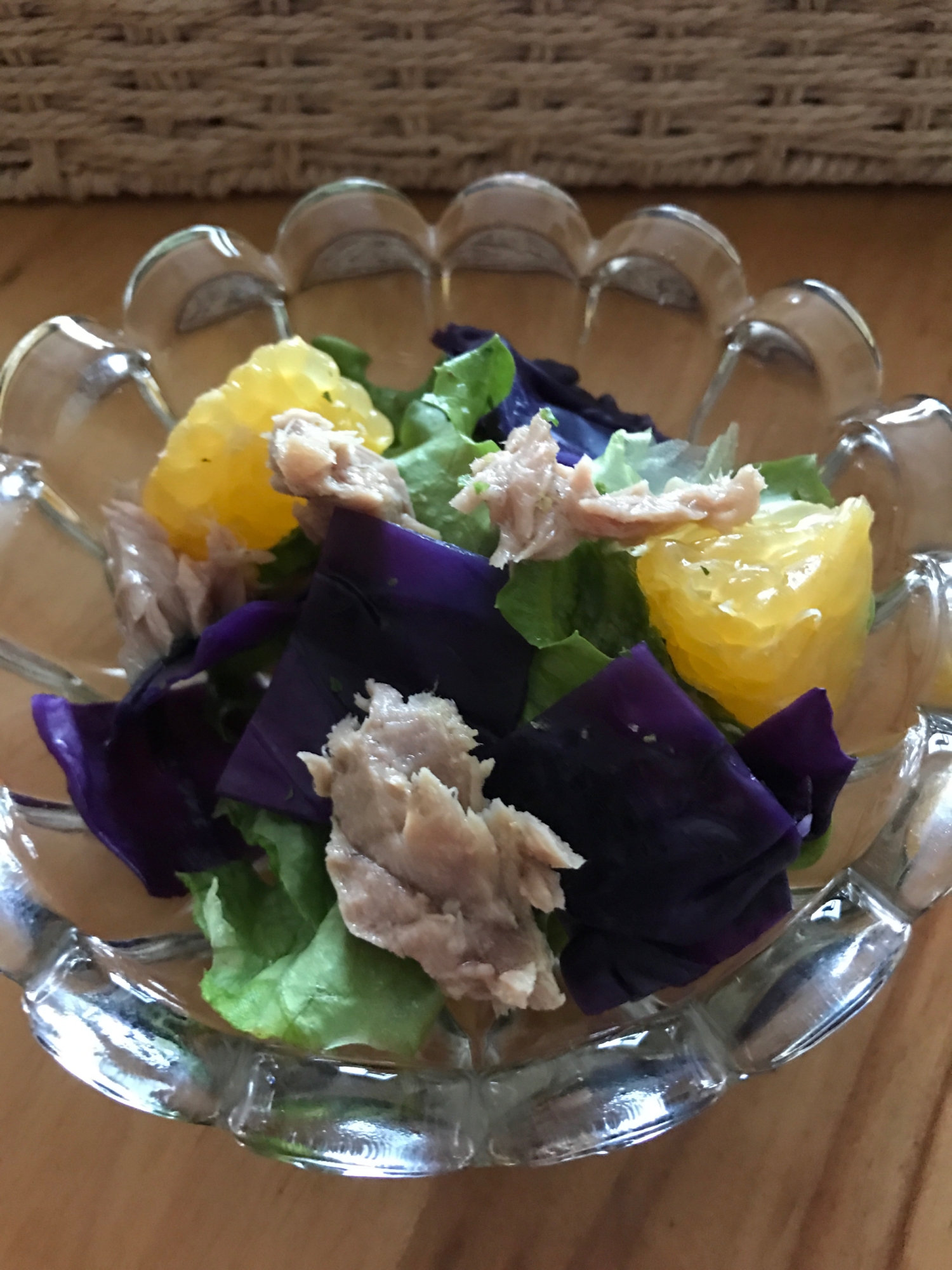 紫キャベツとサニーレタスのツナサラダ