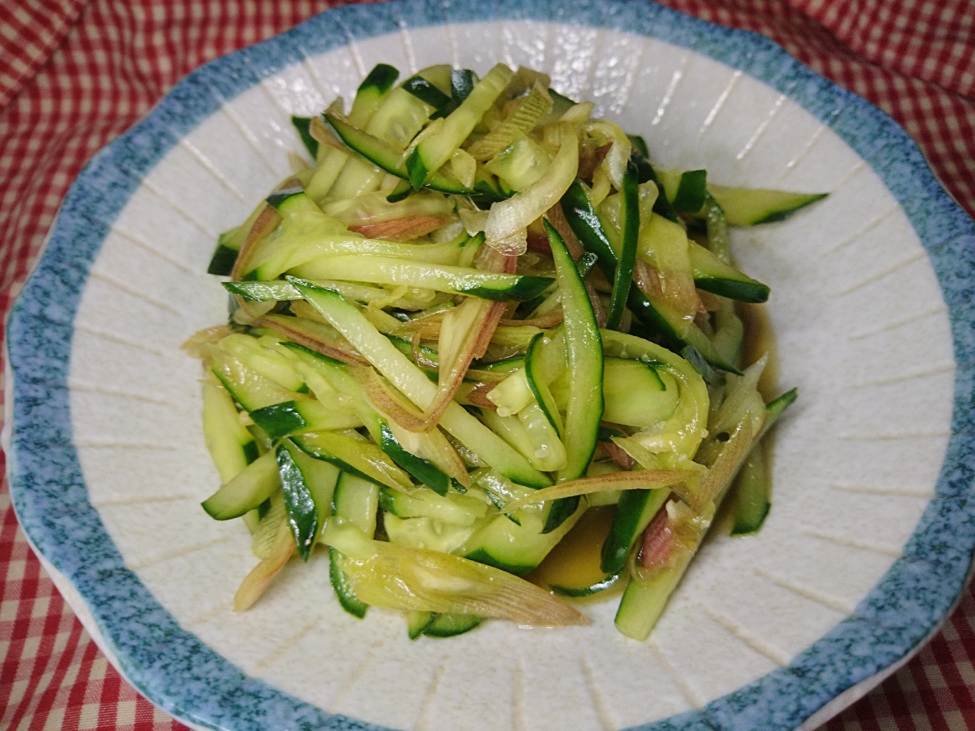 きゅうりとミョウガの梅肉エキスめんつゆ和え レシピ 作り方 By あやめぇ レポ返してます 楽天レシピ きゅうりとミョウガの梅肉エキスめんつゆ和え レシピ 作り方 By あやめぇ レポ返してます 楽天レシピ