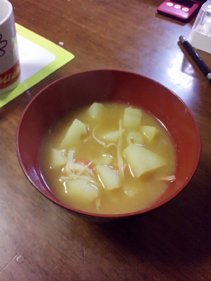 超簡単★じゃがいもとカニカマの味噌汁