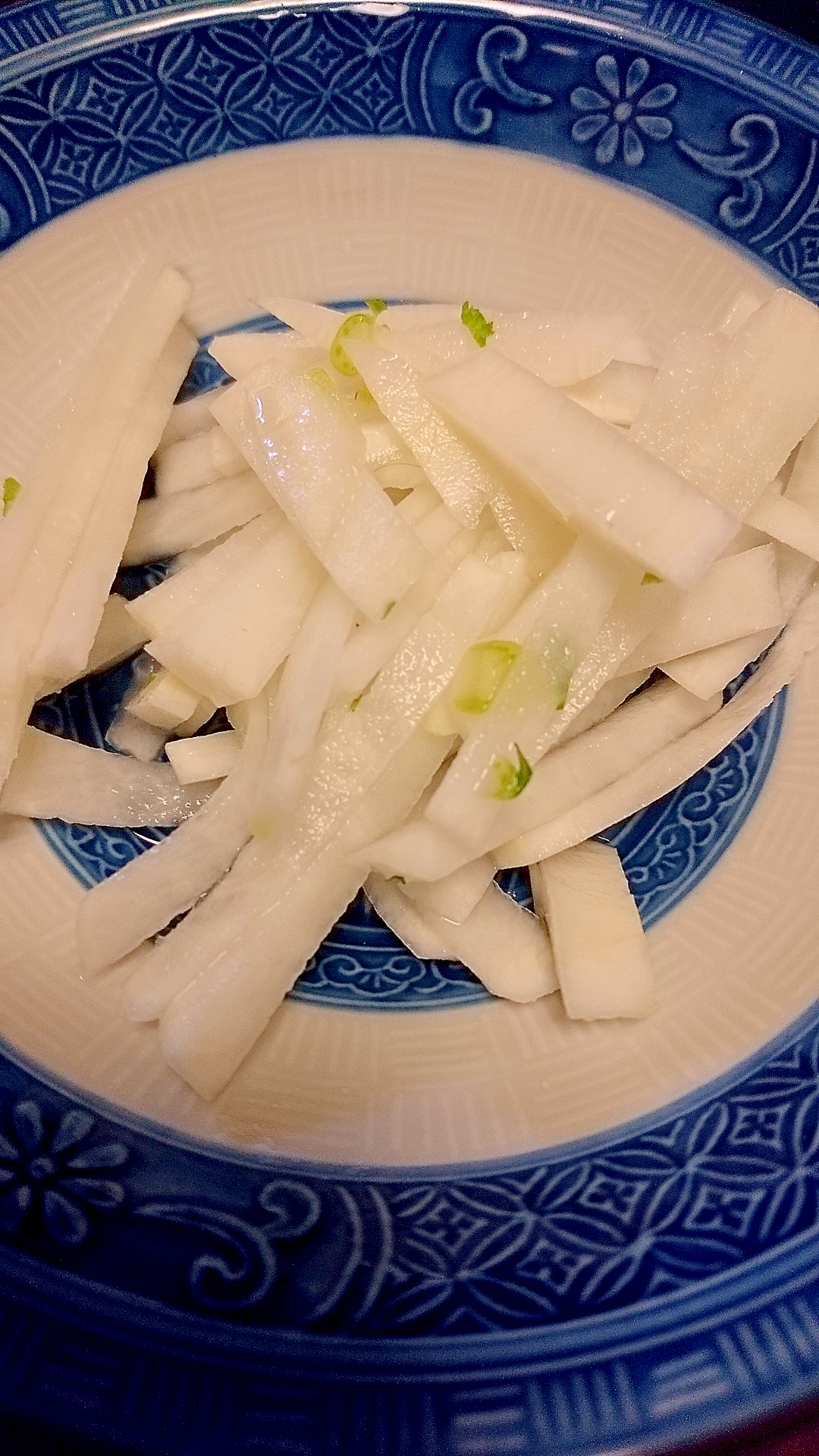 【サラダ料理】大根と大根葉のレモン酢