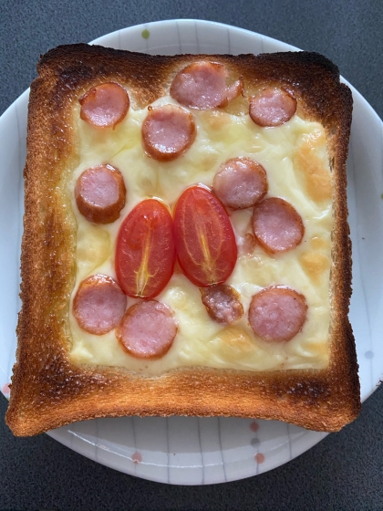 ＊ウィンナーとチーズのトースト＊