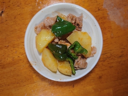 豚肉とじゃがいもとピーマンのケチャップ炒め