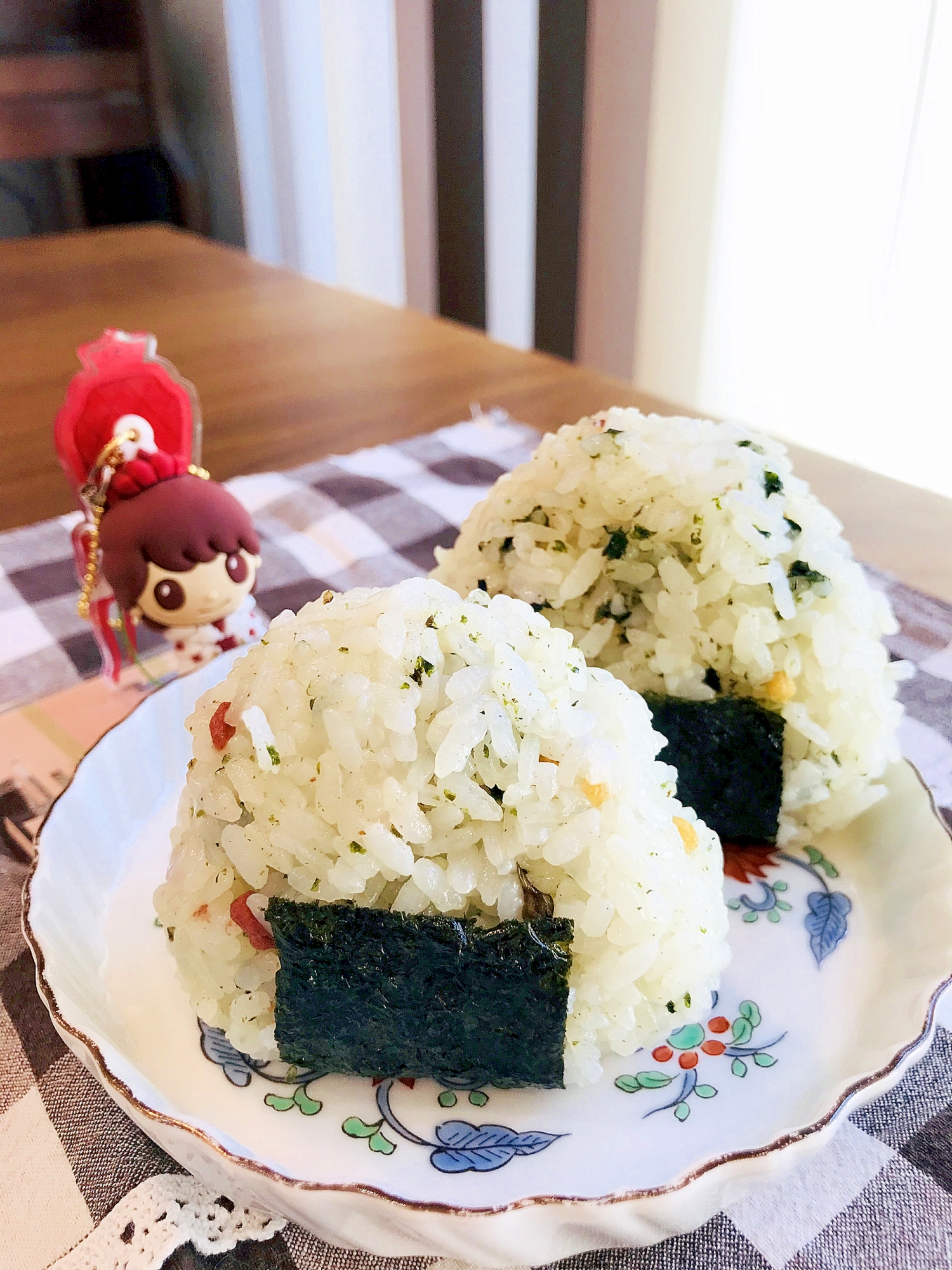 あられサクサクお茶漬けの素と味のりで関西風おにぎり レシピ 作り方 By ぼくバナナ 楽天レシピ あられサクサクお茶漬けの素と味のりで関西風おにぎり レシピ 作り方 By ぼくバナナ 楽天レシピ