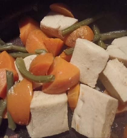 小鉢レシピ◇ひと口高野豆腐と人参の含め煮
