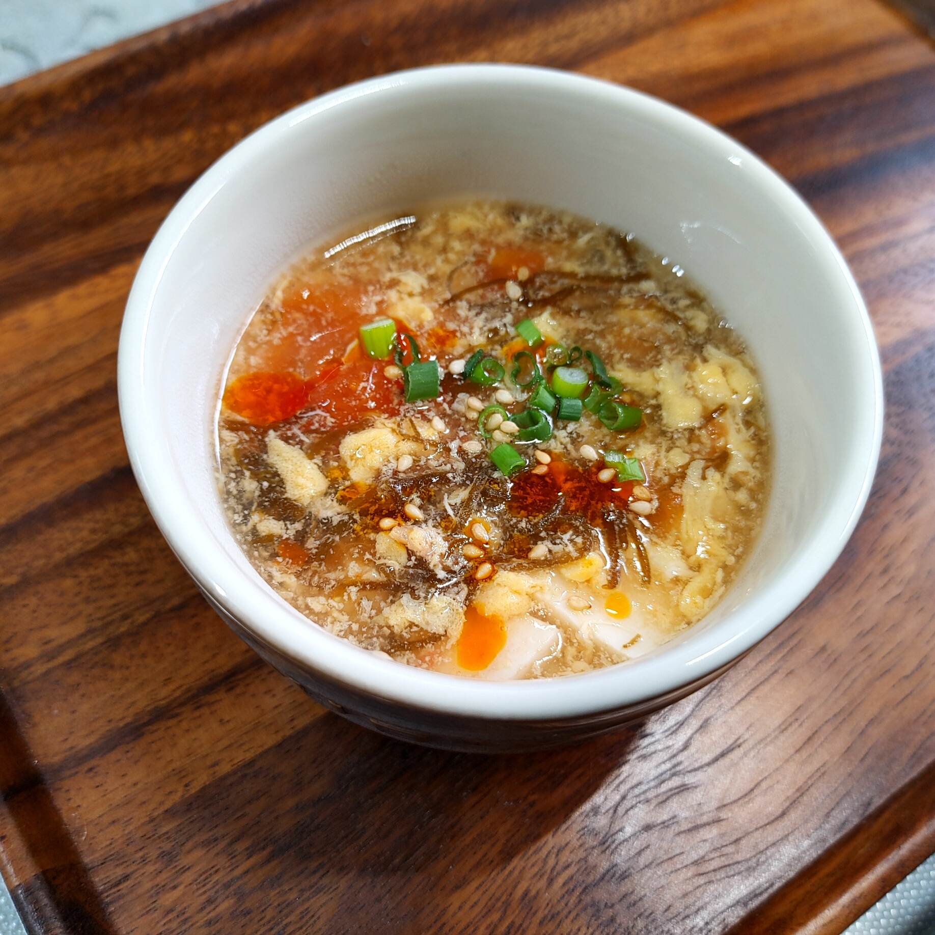 もずく酢 トマトの酸辣湯風(酸味のあるスープ)