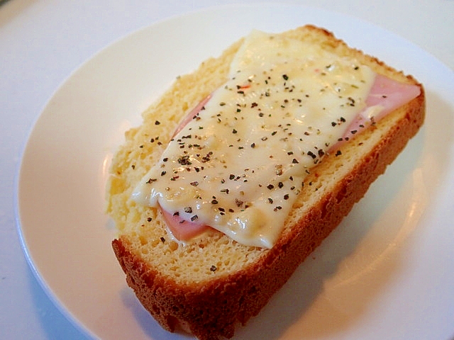 米粉・卵食パンで　ハムとチーズのタルぺパトースト