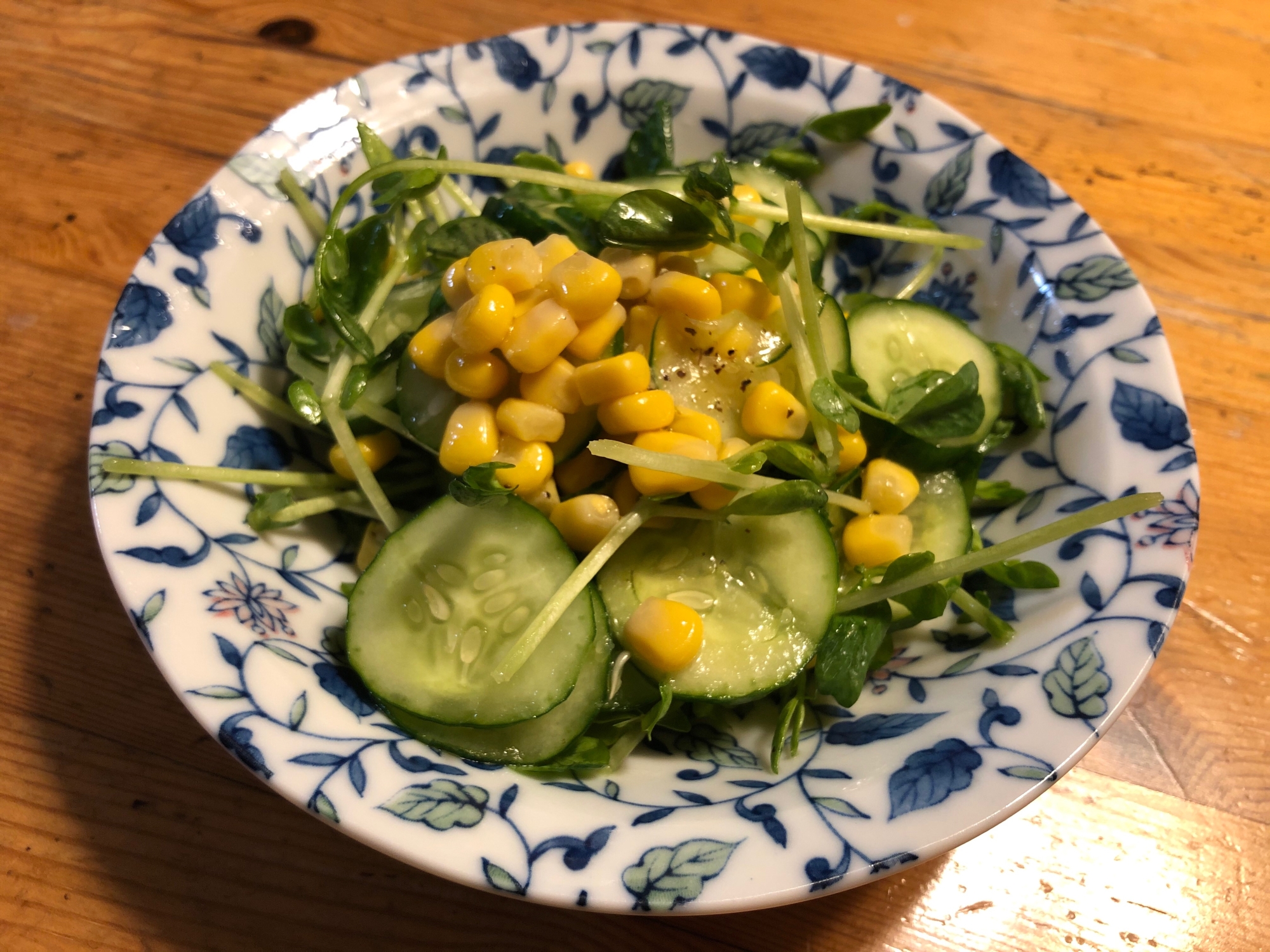 コスパ良し♫豆苗ときゅうりのサッパリサラダ
